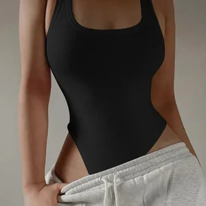 Body sexy avec texture côtelée pour un look chic et séduisant