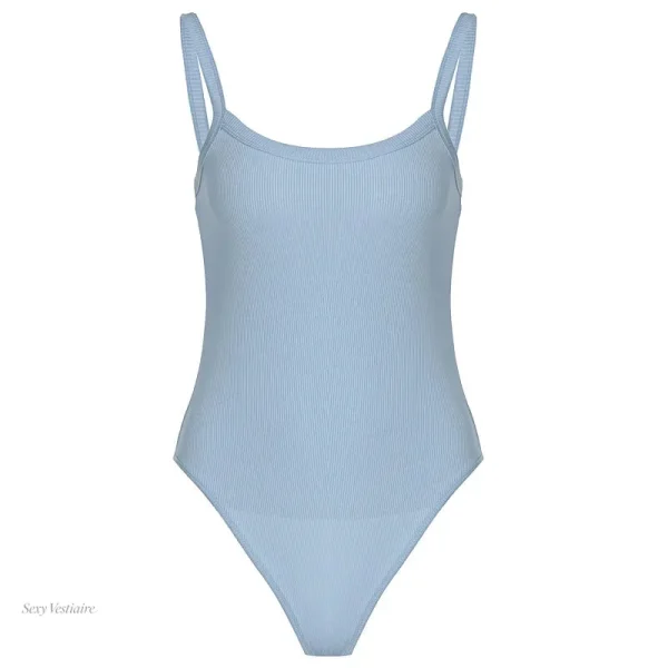 Modèle tendance de body bleu, pour un look moderne et sexy