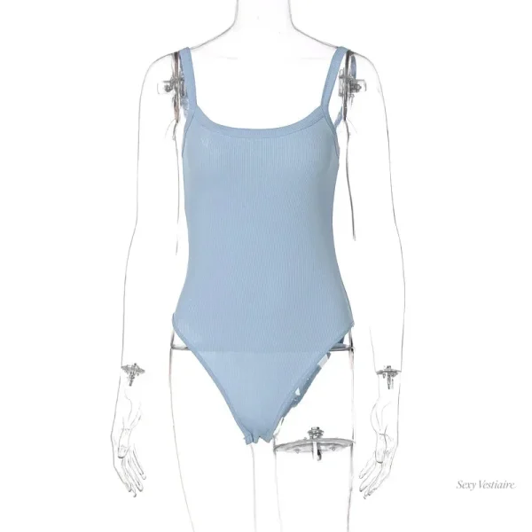 Body en tissu bleu, idéal pour une soirée romantique