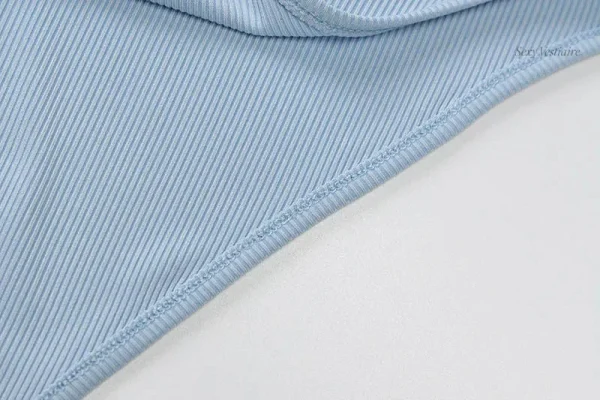 Style audacieux du body sexy bleu, parfait pour séduire