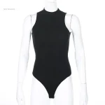Body sexy ajusté mettant en valeur la silhouette féminine