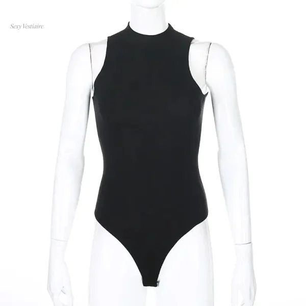 Body sexy ajusté mettant en valeur la silhouette féminine