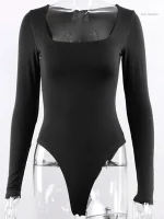 Body sexy avec décolleté, style audacieux et féminin