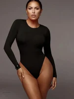 Body sexy avec décolleté séduisant