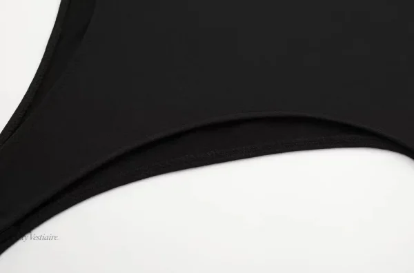 Body sexy avec un design minimaliste et séduisant