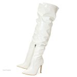 Bottes à talons fines, parfaites pour des occasions spéciales