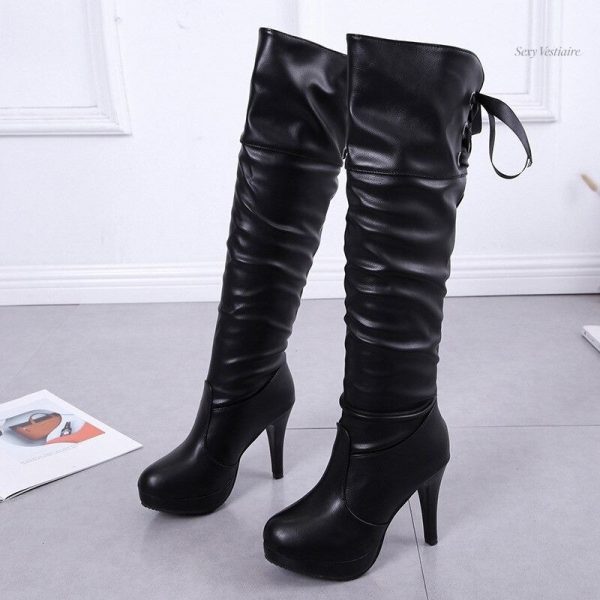 Bottes en cuir à la coupe ajustée pour sublimer les jambes