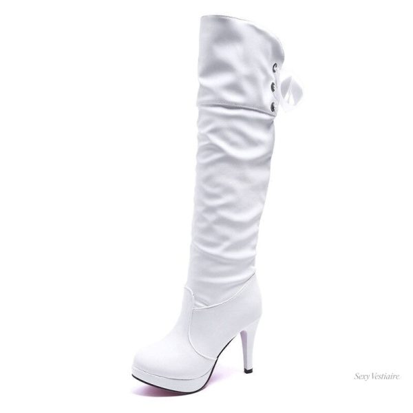Bottes sexy en cuir avec détails raffinés pour un charme unique