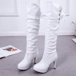 Bottes en cuir à la mode, idéales pour des occasions spéciales