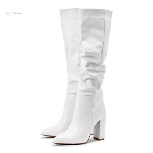 Bottes élégantes blanches pour une allure séduisante