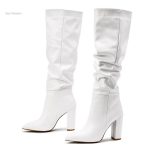 Bottes sexy blanches au design tendance et chic