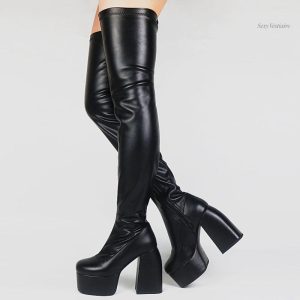 Bottes cuissardes montantes, alliant confort et style séduisant