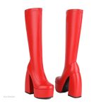 Bottes en caoutchouc brillantes, look captivant