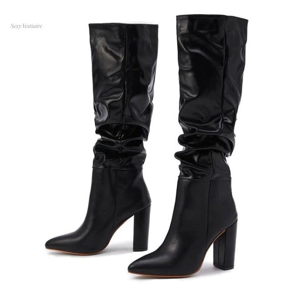 Bottes à talons noirs, parfaites pour une soirée