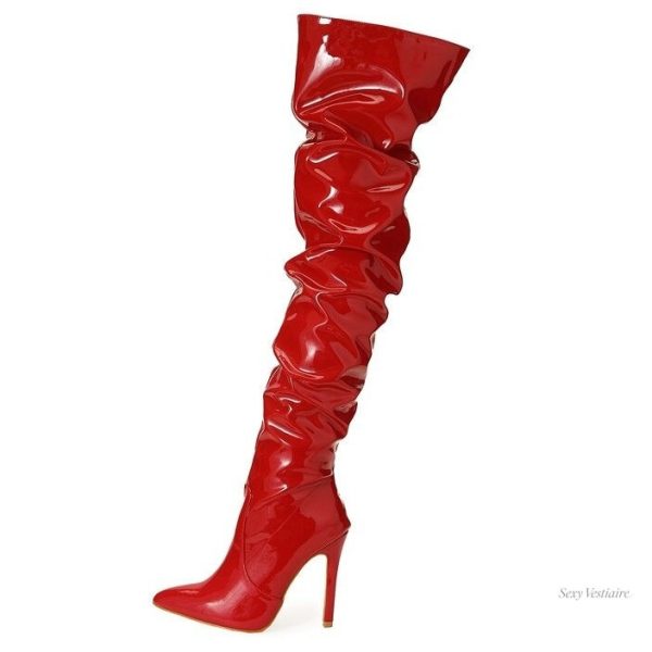 Bottes rouges à talons pour une allure charismatique