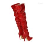 Bottes élégantes en rouge pour femmes audacieuses