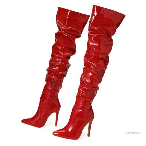 Bottes rouges sexy, l'accessoire parfait pour sublimer votre look