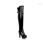 Cuissardes sexy en vinyle pour un look audacieux
