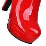 Cuissardes en vinyle, accessoire essentiel pour une tenue audacieuse