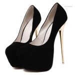 Chaussures à talons hauts noirs pour une allure séduisante