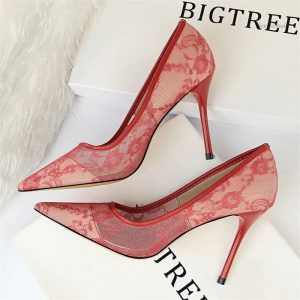 Chaussures à talons avec motif floral pour un style séduisant