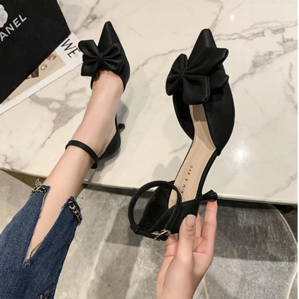 Chaussures à talons Fleur pour un look glamour
