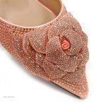 Talons hauts ornés de strass et de motifs floraux