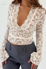 Haut en dentelle sexy pour une allure séduisante
