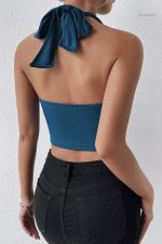 Haut sexy bleu, parfait pour une allure glamour et chic