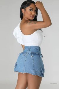 Jupe en denim ajustée, parfaite pour les sorties estivales