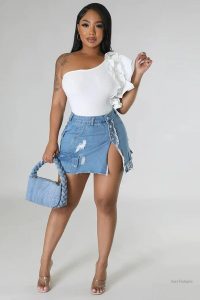 Modèle de jupe sexy en jean, style décontracté et chic