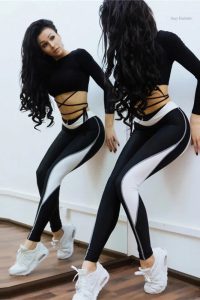 Pantalon moulant blanc idéal pour des soirées chic et sexy