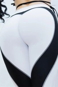 Legging élégant en blanc, parfait pour un style affirmé et stylé