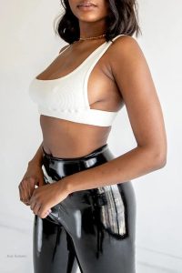 Legging moulant au design tendance et séduisant