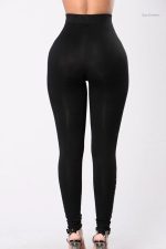 Legging ajusté alliant confort et style audacieux