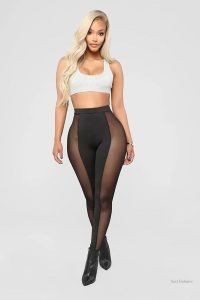 Legging sexy en matériau transparent pour un look audacieux