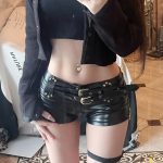 Mini short femme sexy, idéal pour un look audacieux.