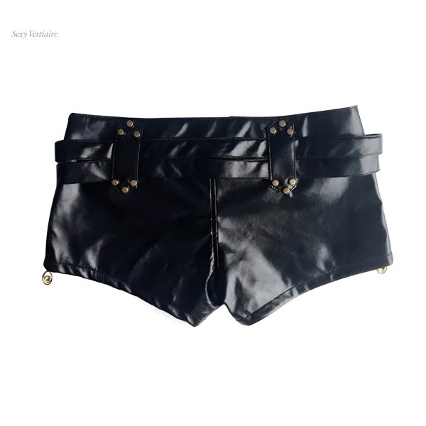 Short femme ajusté, parfait pour mettre en valeur la silhouette.