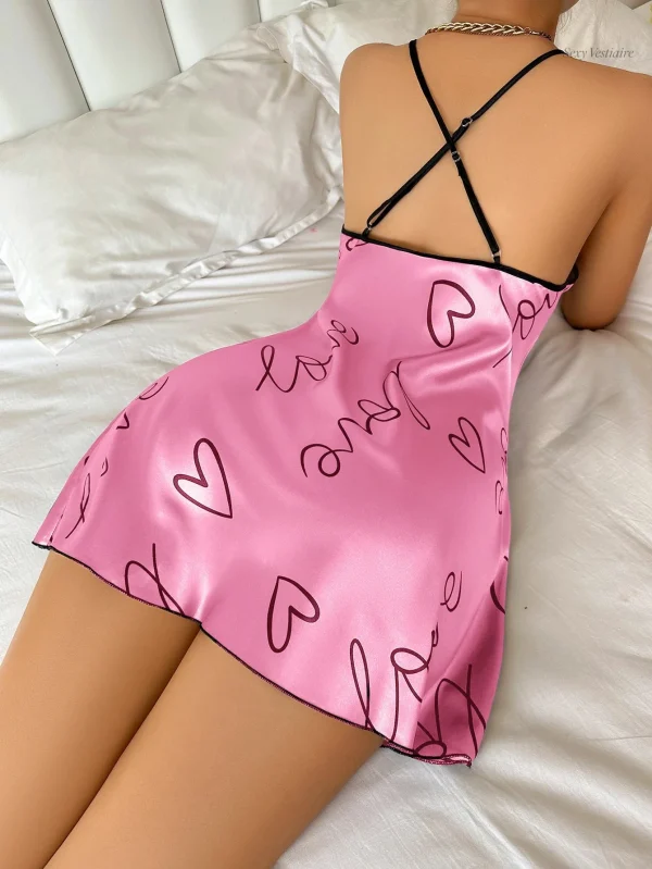 Modèle de nuisette sexy avec détails raffinés