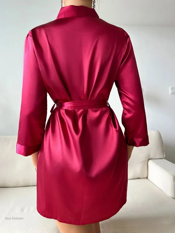 Nuisette sexy avec décolleté plongeant
