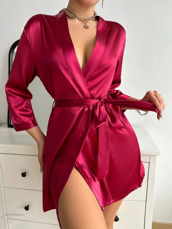 Peignoir chic pour une silhouette élancée