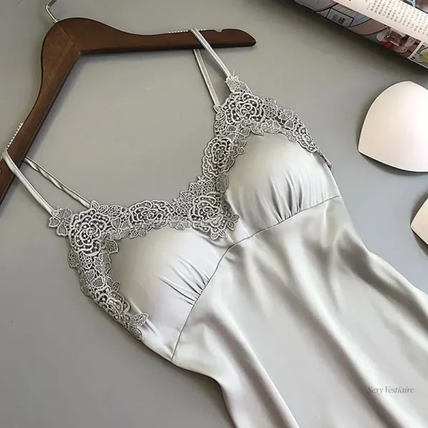 Nuisette sexy ajustée avec rembourrage subtil