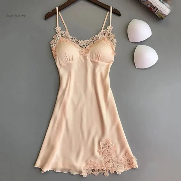 Nuisette sexy avec détails en dentelle