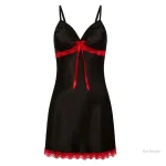 Nuisette satin avec détails raffinés pour un look chic