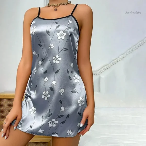 Modèle séduisant en satin, nuisette pour femme