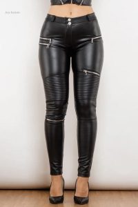 Pantalon ajusté féminin, parfait pour les passionnées de moto