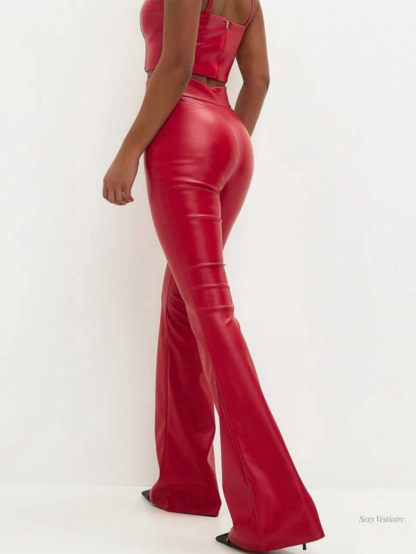 Pantalon rouge, coupe ajustée pour un look séduisant