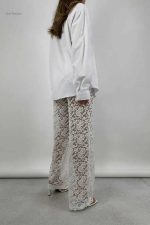 Pantalon chic et transparent, parfait pour un style unique