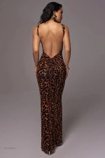 Robe orientale à coupe ajustée, parfaite pour les soirées