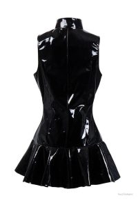 Style sexy et moderne, parfaite pour les soirées d'été